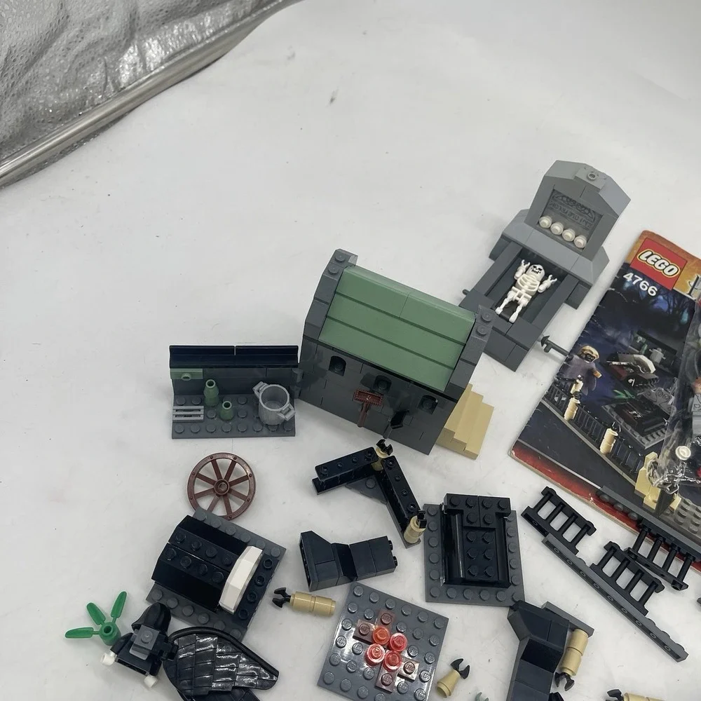 LEGO Harry Potter: Graveyard Duel (4766) With Manual Complete ?
